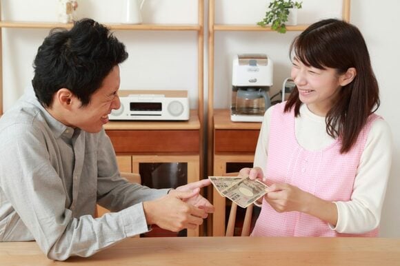 夫のこづかいは月いくら?
