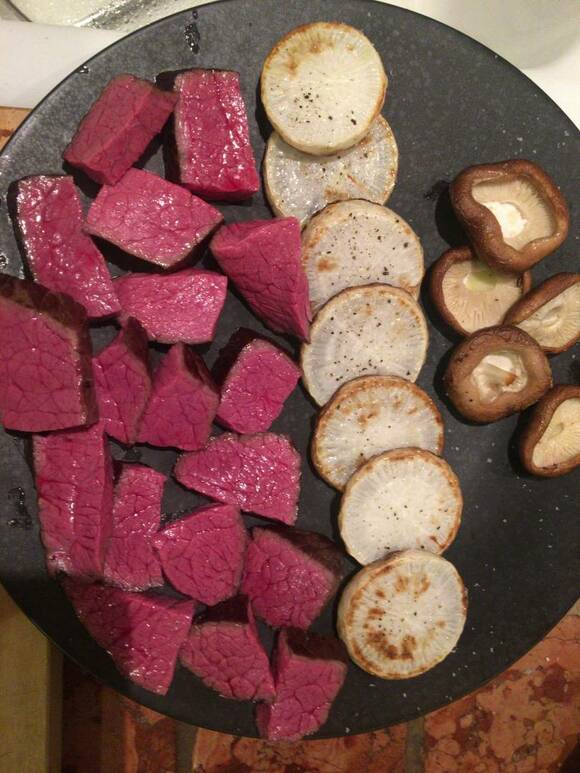 ローストビーフと野菜ときのこ