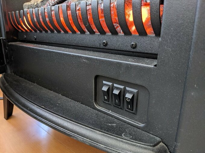 電気暖炉のスイッチ