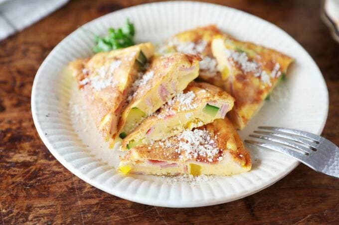 彩り野菜とベーコンオムレツ