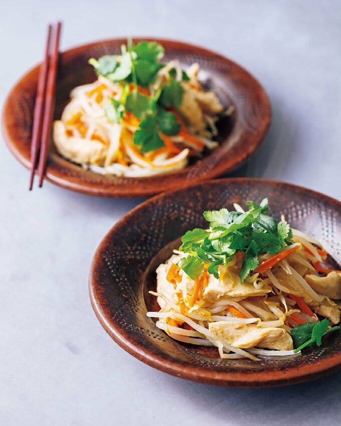 鶏肉とモヤシのオイマヨ蒸し