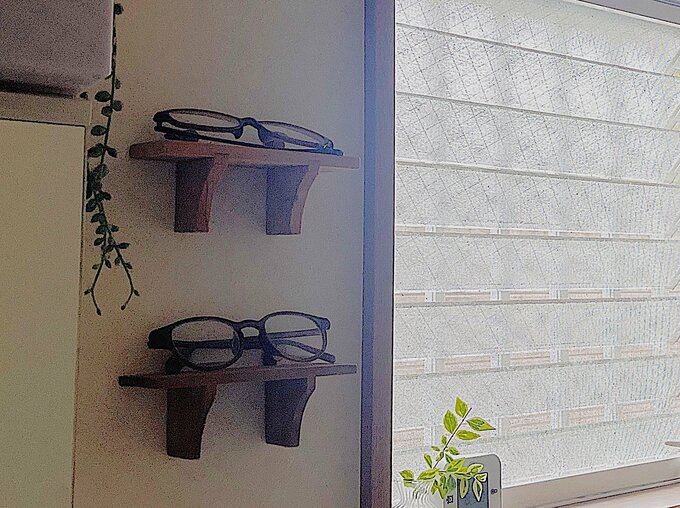 洗面台の眼鏡置き