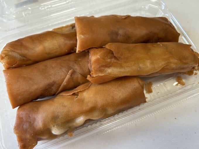 「ザ春巻き」は1パック5本入りで299円(税別)