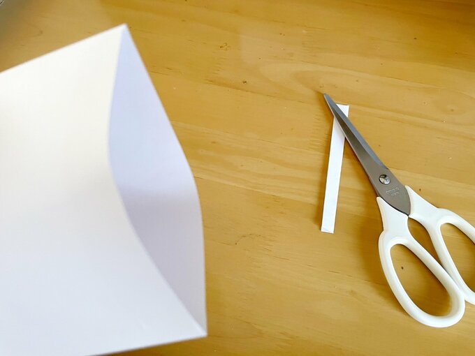 ハサミを使っている様子