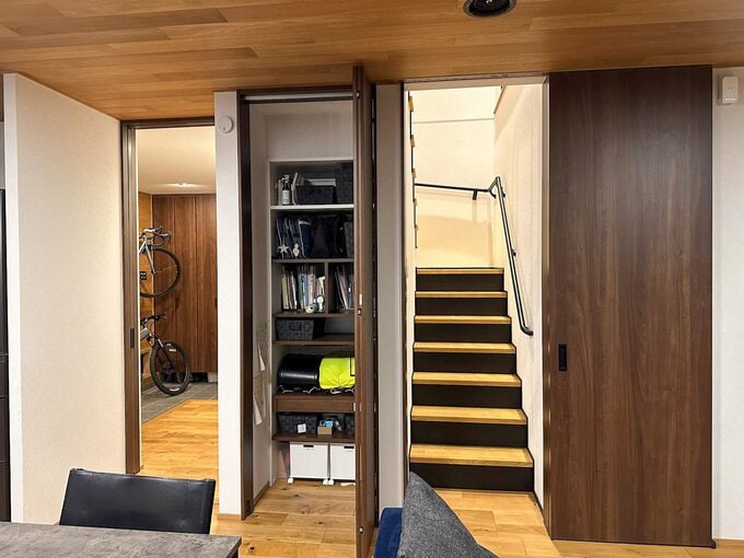 リビング側の階段下