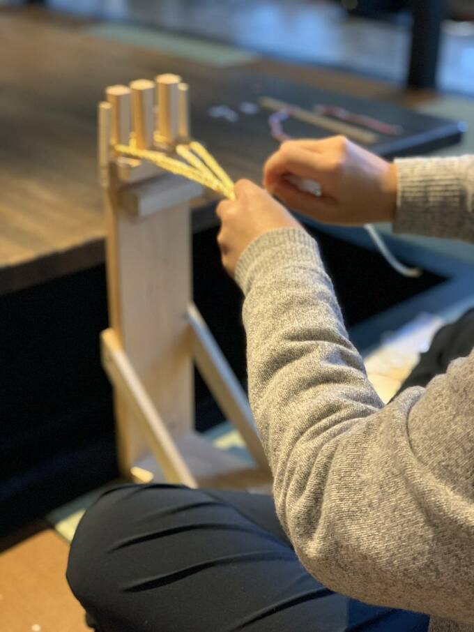 ミニぞうりを仕上げていきます