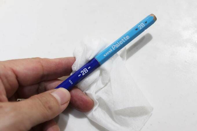 ティッシュでふく