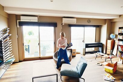 リビングの片づけは半分だけでいい。達人たちの「散らからないルール」