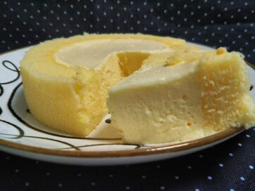 ローソンとクリームパンで有名な「八天堂」がコラボ！もっちり濃厚な食感にうっとり