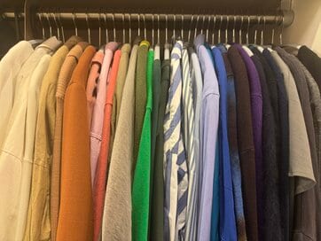 ズボラでも続く！「たたまない収納」でかなえる時短クローゼットのルール