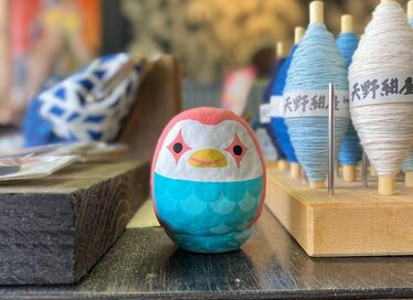 全国的に妖怪・「アマビエ」現象。和菓子やだるまに大活躍