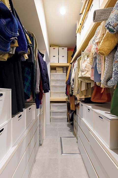 2つの出入り口があるため風通しのいいウォークインクロゼット