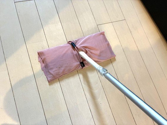 よしママさんウエスで掃除