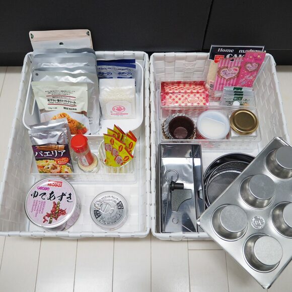 扉を開ければストックしている食材・調味料などがすべて確認できる状態に