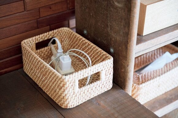 延長コードはカゴに入れて目隠し