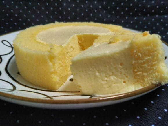 カスタードくりーむロールケーキ