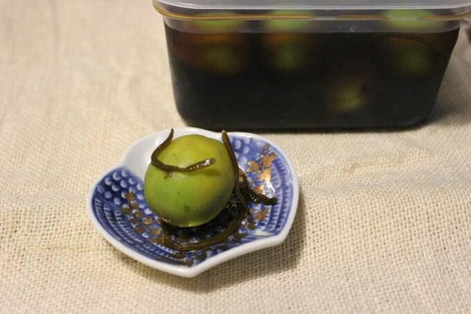 梅の塩昆布しょうゆ漬け