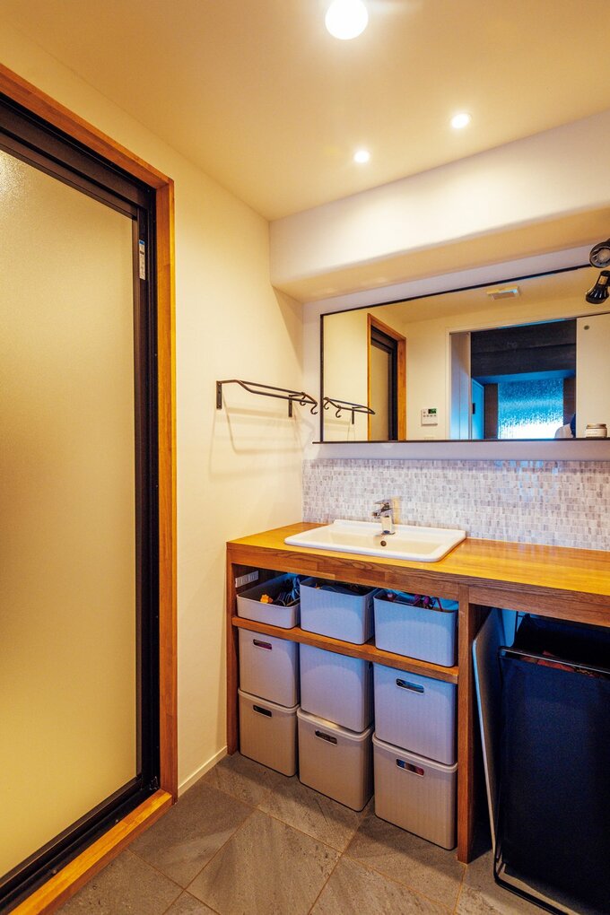 シンプルなデザインの洗面台