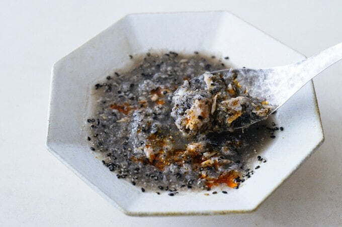 ツナと大根おろしの黒ゴマスープ