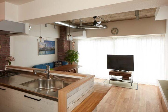 キッチンから見たリビング