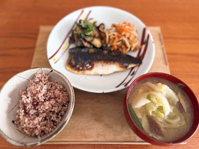 塩サバをメインにした夕食