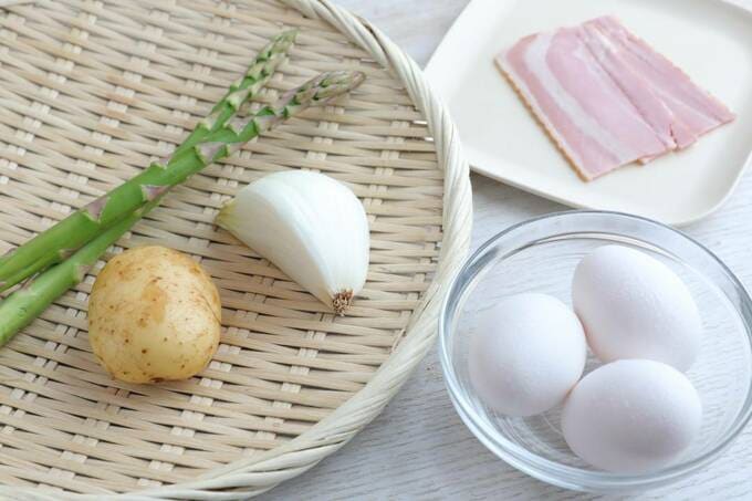 ベーコンやタマネギなど