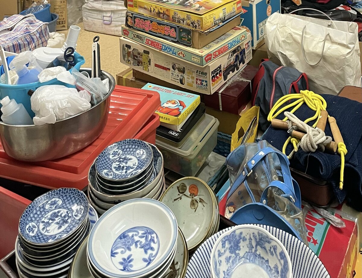 8年間続く「義実家の片付け」で思いがけない収穫が。押し入れから出