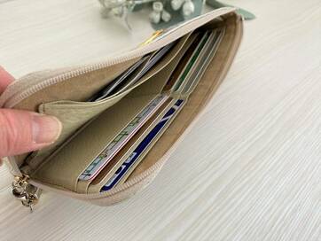 ポイントカードを厳選するコツ。整理のプロの財布の中身