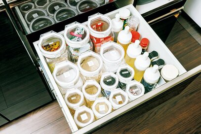 調味料をすっきりきれいに収納、気持ちいい！ニトリの優秀すぎグッズ
