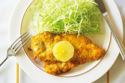 鶏胸肉でつくる「ミラノ風カツレツ」。カリッと食感がうれしいごちそうに