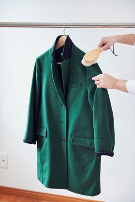 自宅でウールのコートの簡単ケア！衣替えまでもうひと活躍させましょう