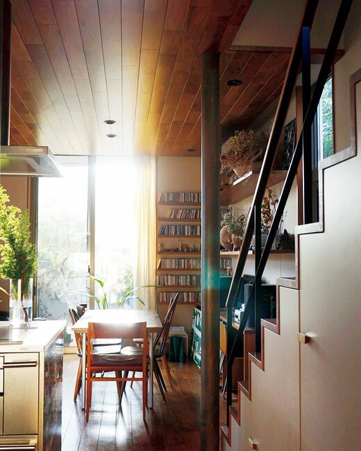 階段とリビング