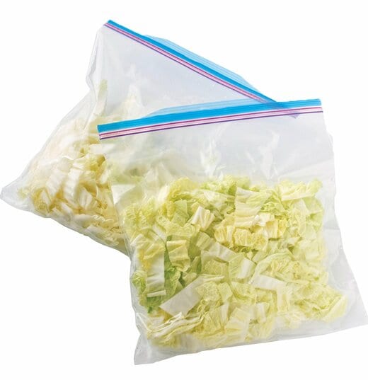 葉と茎を分けてジップロックへ収納