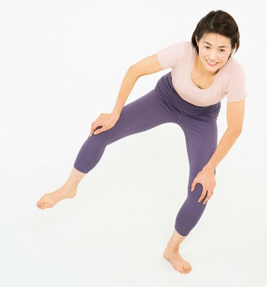 運動をする女性