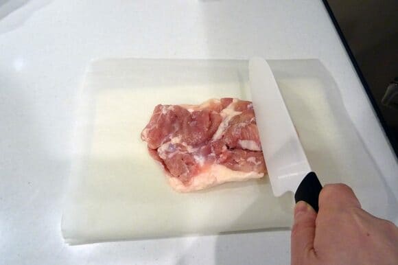 オーブン用シートの上で切って使い捨て