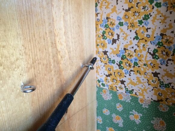 細い棒でしめる