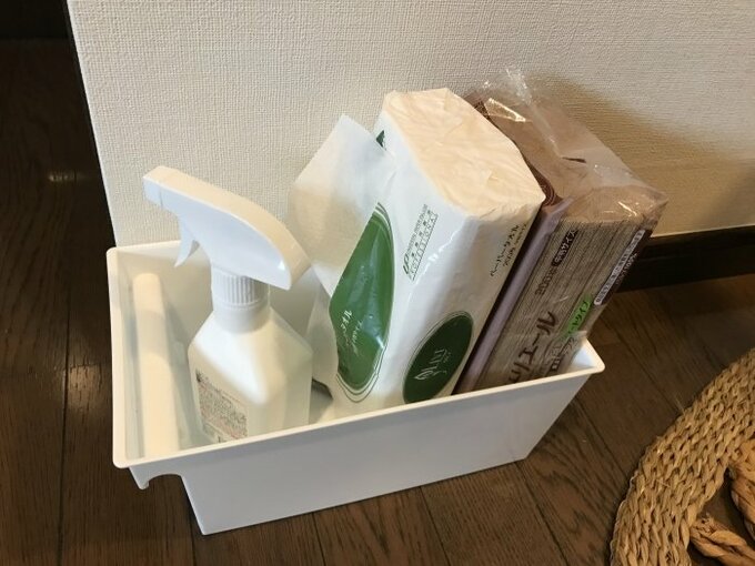 ボックスにキッチンペーパーなど