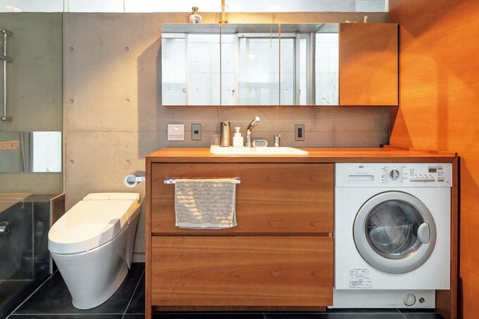 洗面カウンター下にビルトイン洗濯乾燥機