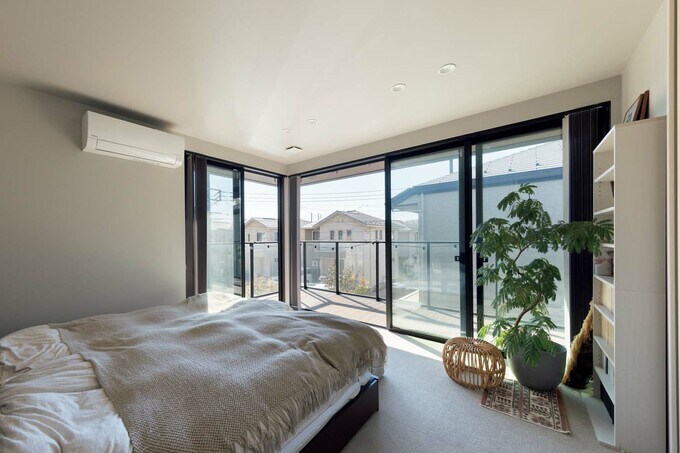 バルコニーとはフラットにつながる