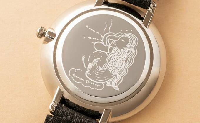 アマビエがついた腕時計