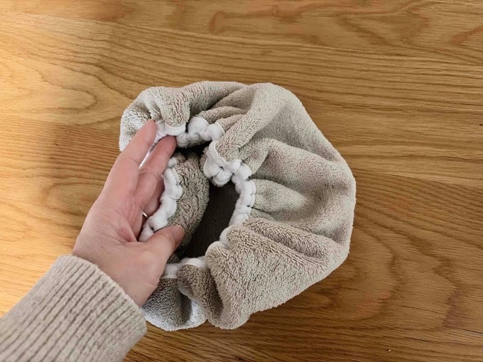 ヘアキャップの頭を入れる部分