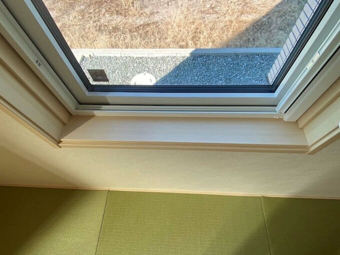 和室の縦すべり窓