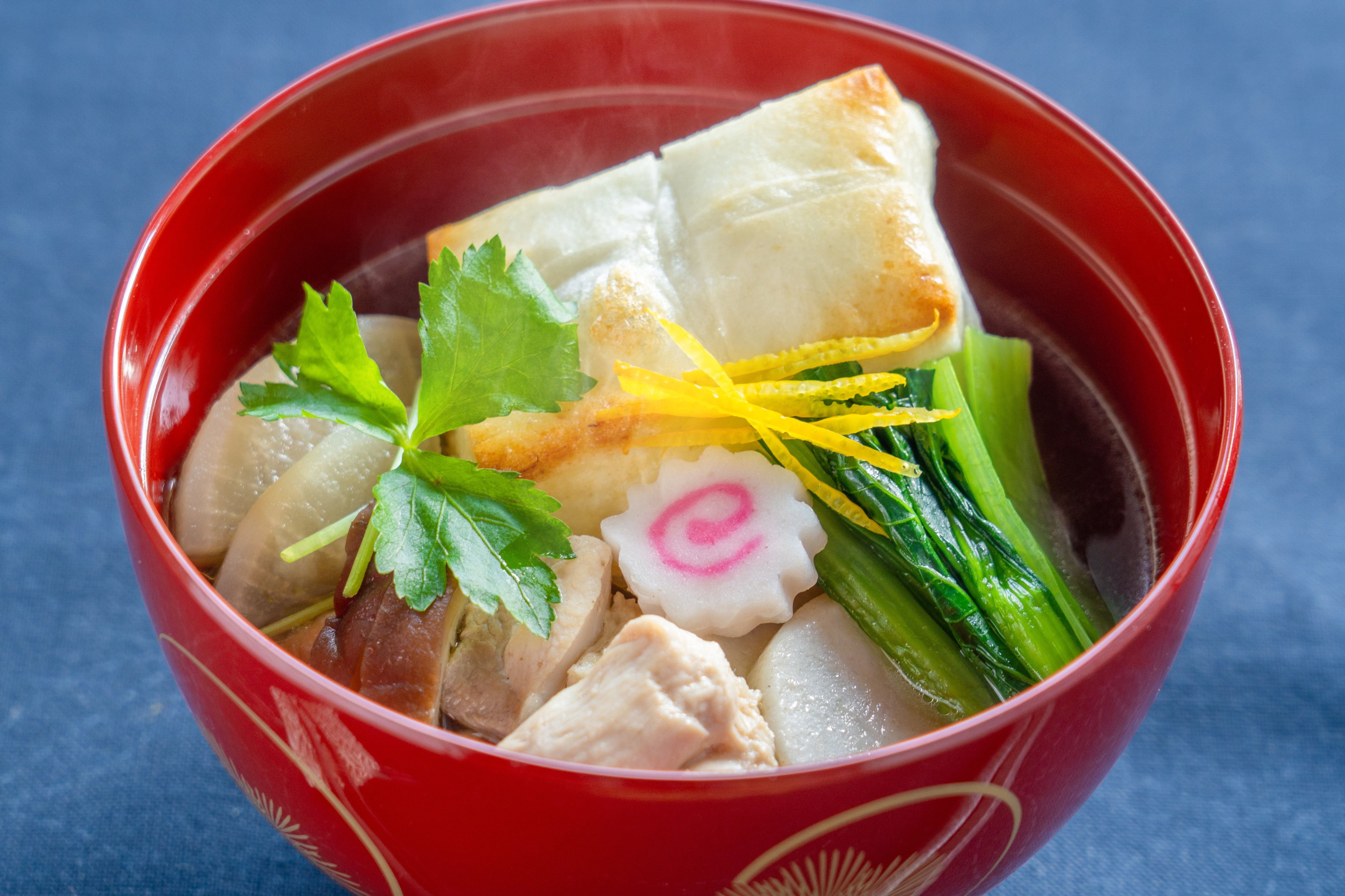 新年はこの一杯から。おばあちゃん直伝の「だし香る関東風お雑煮