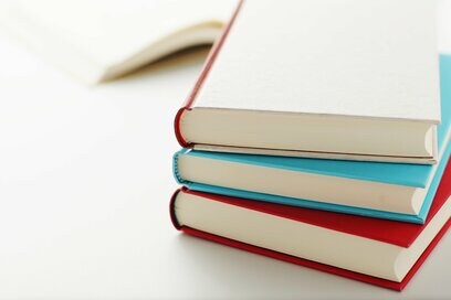 本の“積読”を気にする必要はなし。その意外なメリットとは…！？