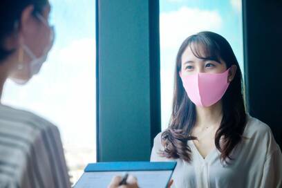 専業主婦の8割以上が「働きたい」。アンケートでわかった経済的な切実感