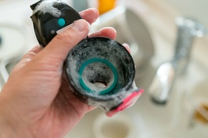 400人が感動した「洗剤＆キッチン用品」。スプレータイプ洗剤で水筒がピカピカに