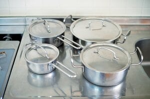 10年保証がついている鍋を買う