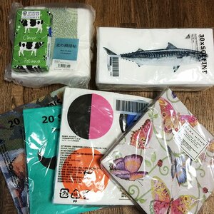 ペーパーナプキンとハサミ、カッター、デコパージュしたい素材