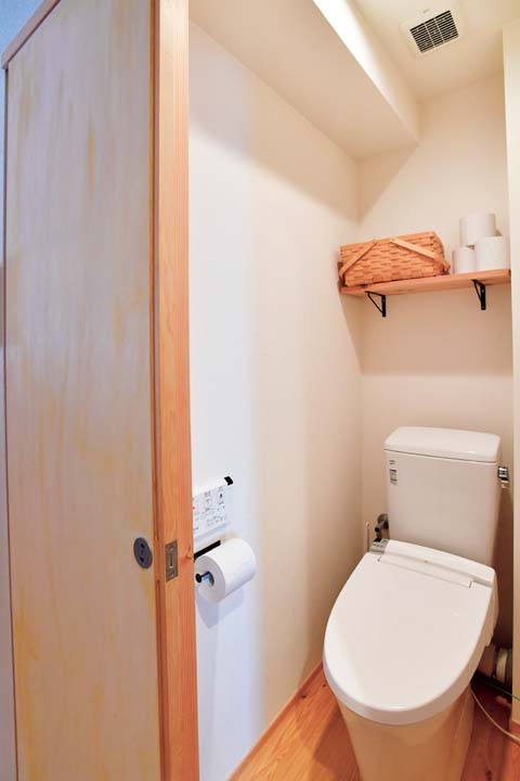 開き戸から引き戸に変更したトイレ