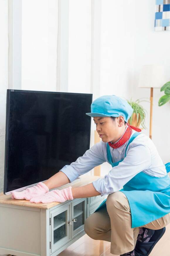テレビの前の掃除